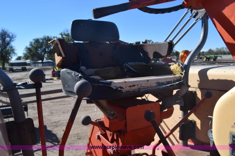 image for item K4795 Case 832 tractor