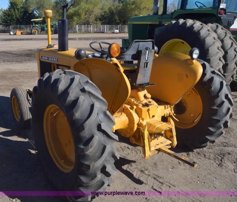 image for item K4796 John Deere 300 tractor