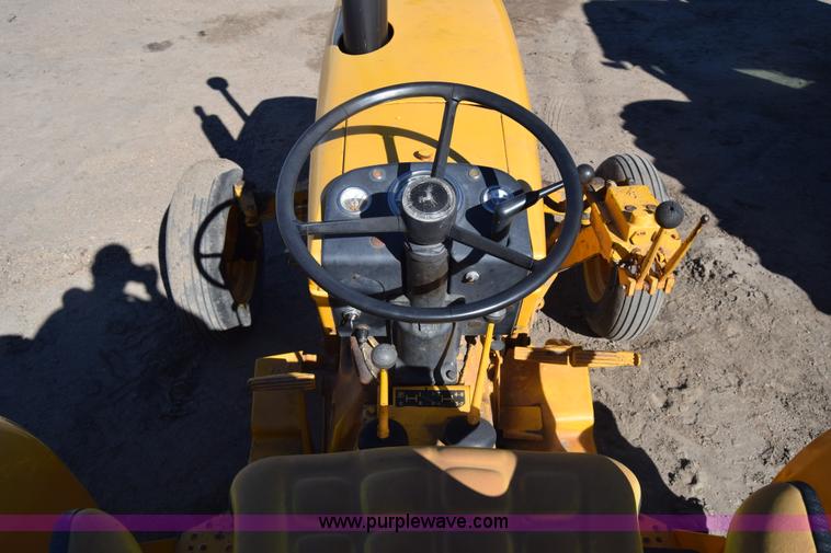 image for item K4796 John Deere 300 tractor