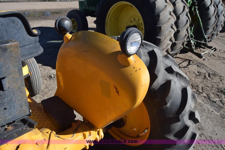 image for item K4796 John Deere 300 tractor