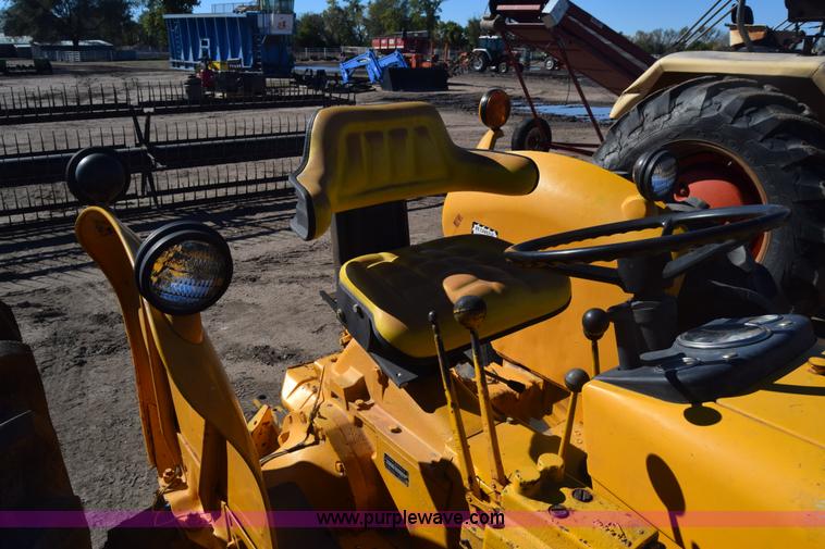 image for item K4796 John Deere 300 tractor