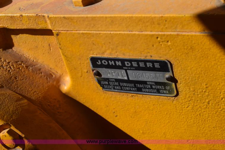 image for item K4796 John Deere 300 tractor