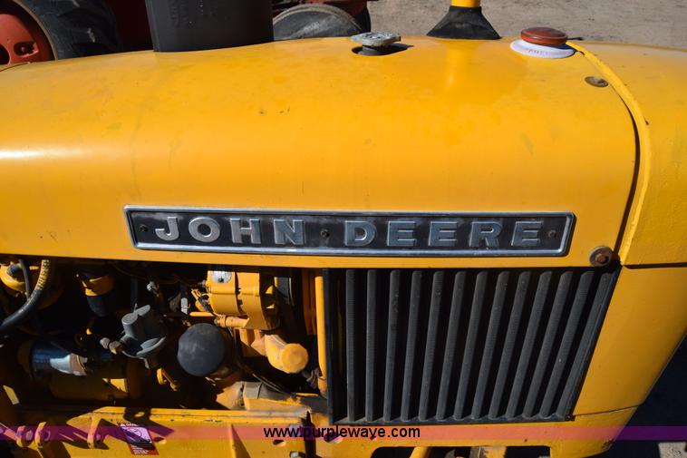 image for item K4796 John Deere 300 tractor