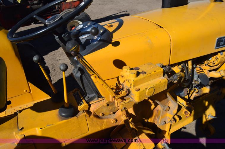 image for item K4796 John Deere 300 tractor