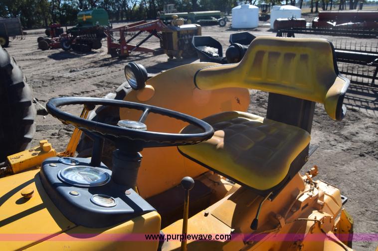 image for item K4796 John Deere 300 tractor