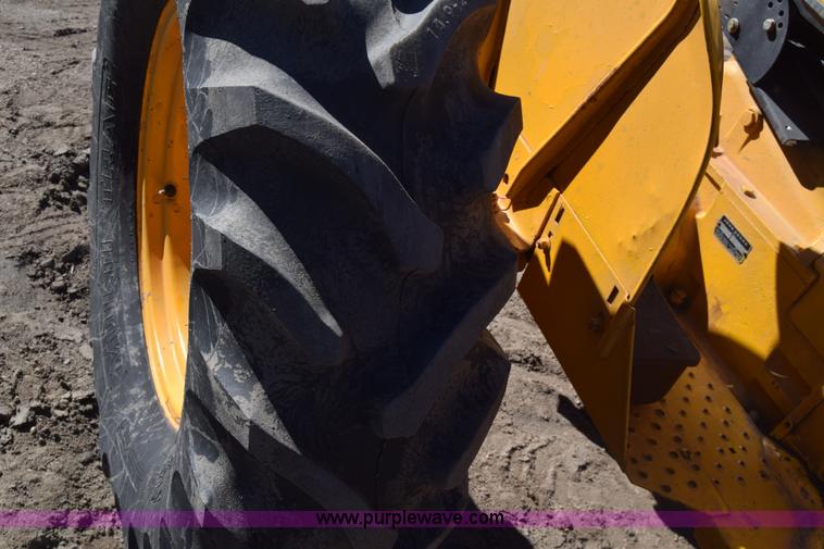 image for item K4796 John Deere 300 tractor