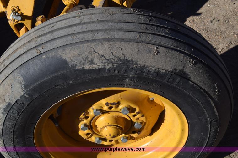 image for item K4796 John Deere 300 tractor