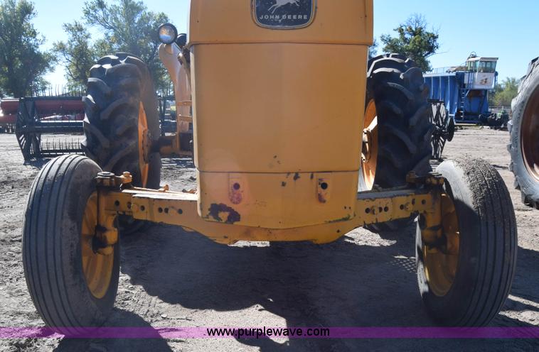 image for item K4796 John Deere 300 tractor