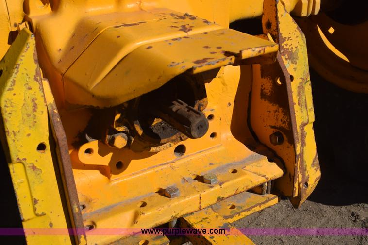 image for item K4796 John Deere 300 tractor