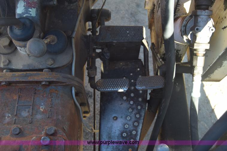 image for item K4800 Massey-Ferguson 65 tractor