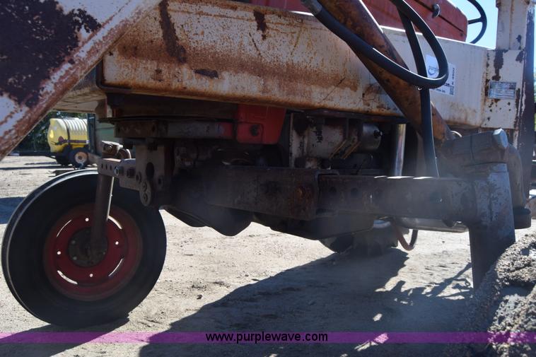 image for item K4800 Massey-Ferguson 65 tractor