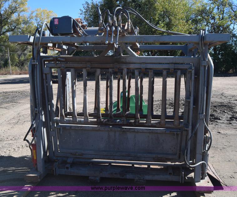 image for item K4815 Hydraulic cattle chute