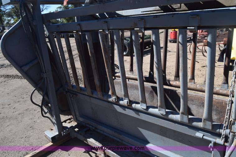 image for item K4815 Hydraulic cattle chute