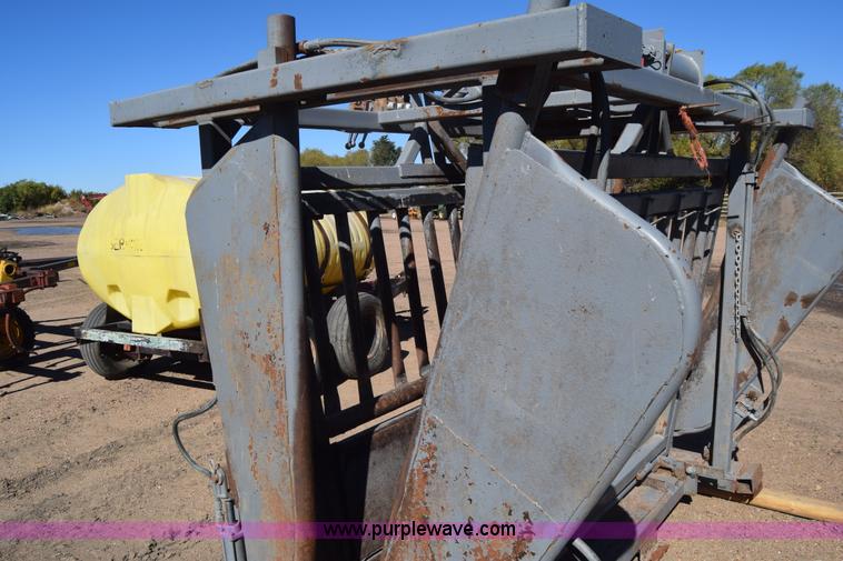 image for item K4815 Hydraulic cattle chute