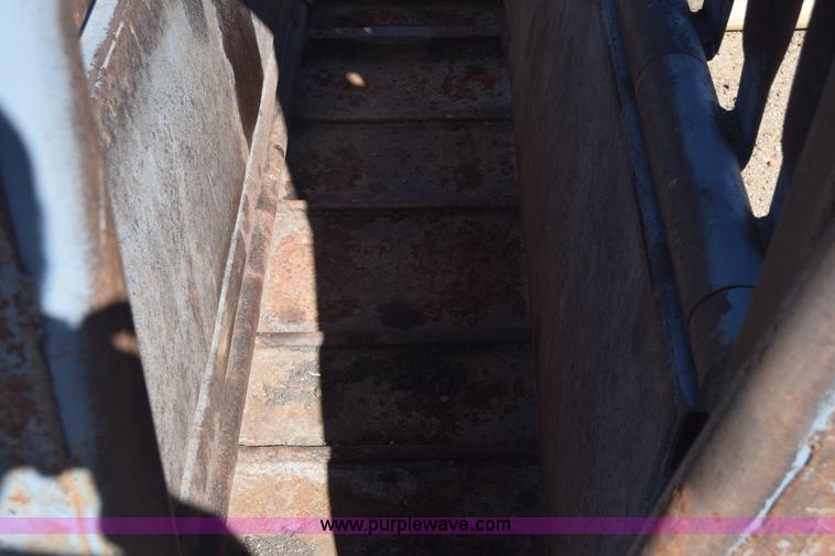 image for item K4815 Hydraulic cattle chute