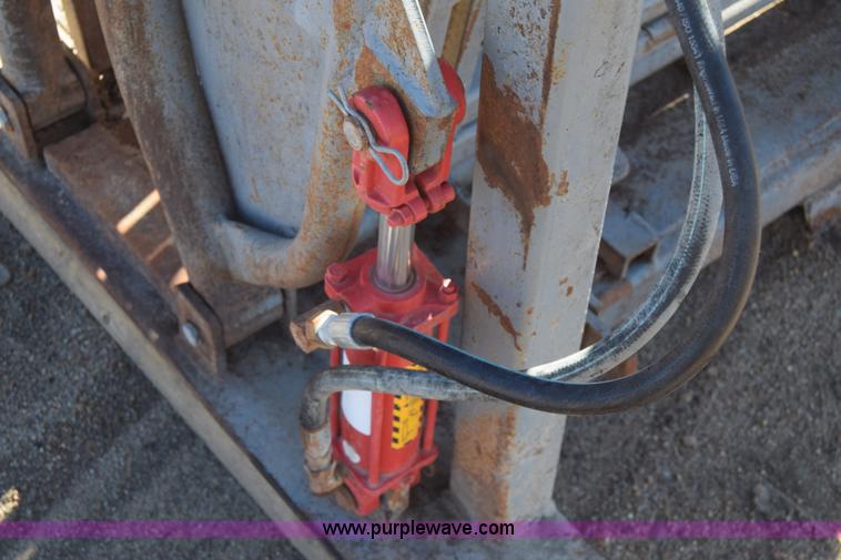 image for item K4815 Hydraulic cattle chute