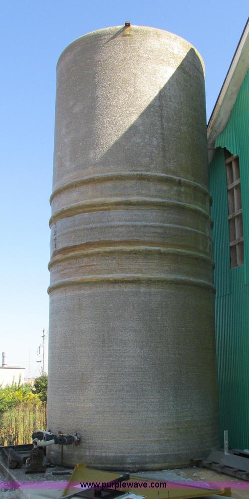 image for item K5186 Fiberglass storage tank