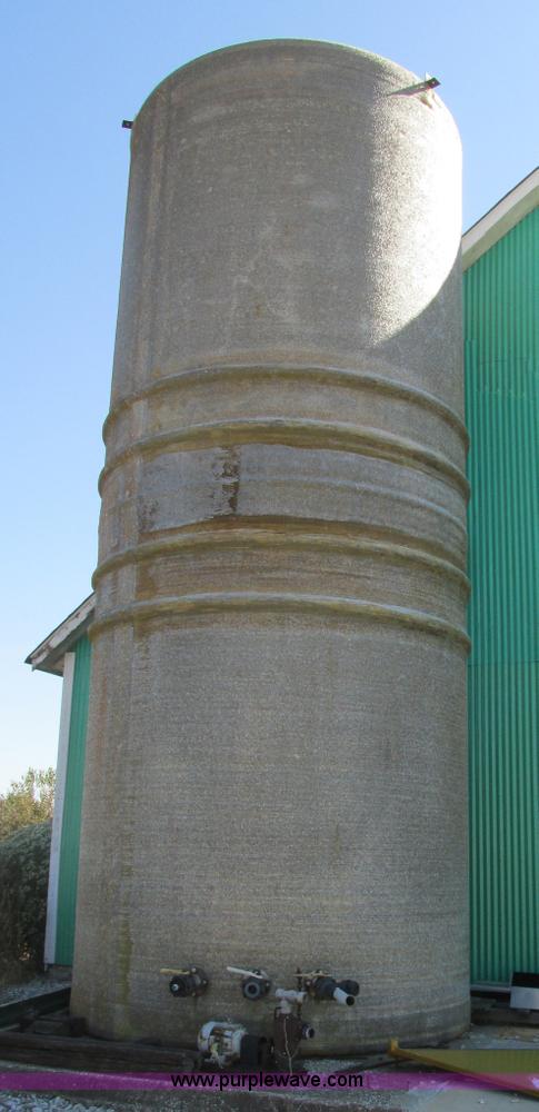 image for item K5186 Fiberglass storage tank