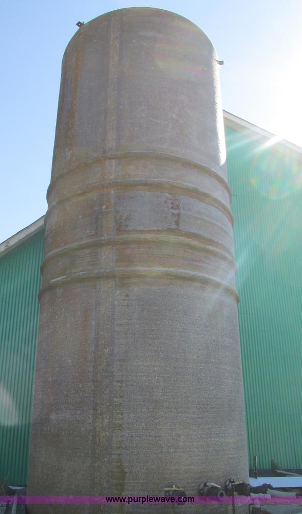 image for item K5186 Fiberglass storage tank