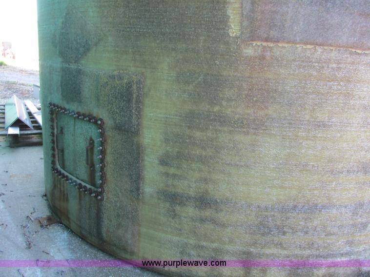 image for item K5186 Fiberglass storage tank