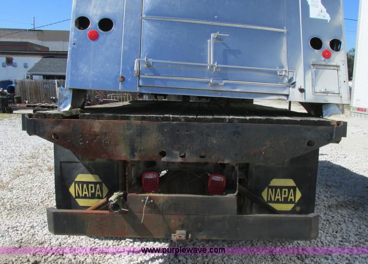 image for item K5190 1983 International 1754 flatbed truck