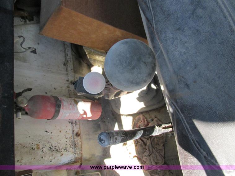 image for item K5190 1983 International 1754 flatbed truck