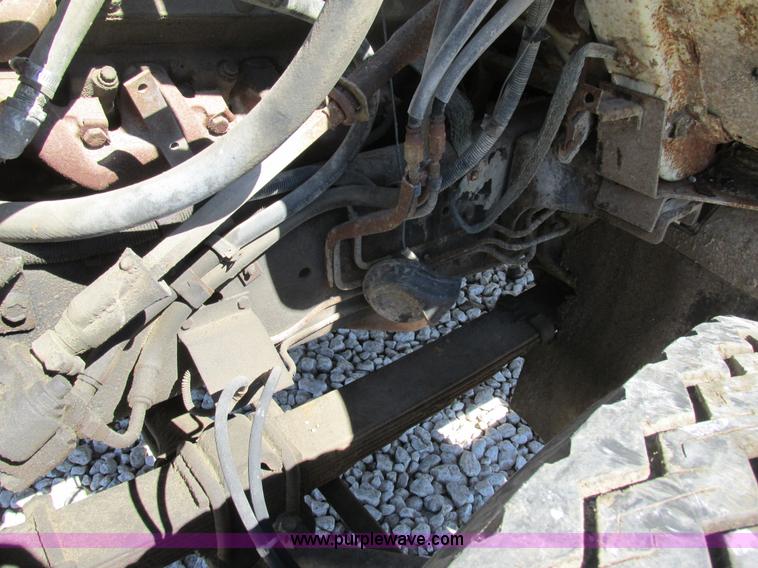 image for item K5190 1983 International 1754 flatbed truck