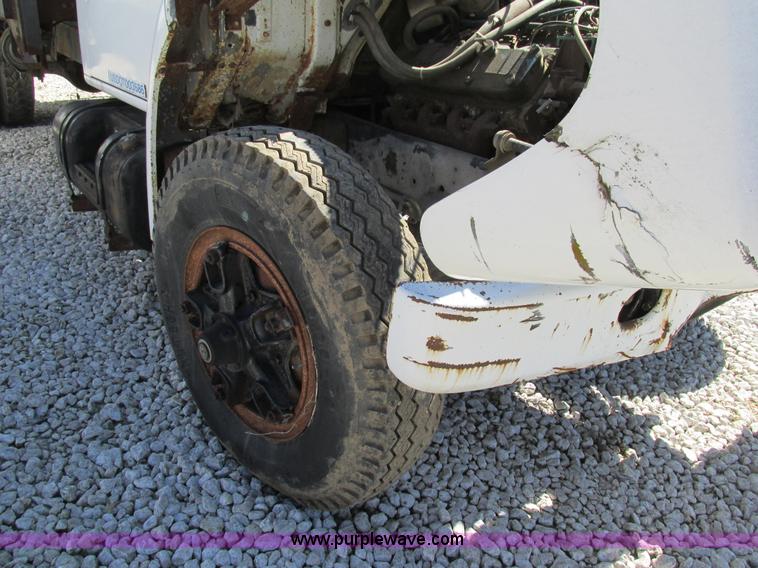 image for item K5190 1983 International 1754 flatbed truck