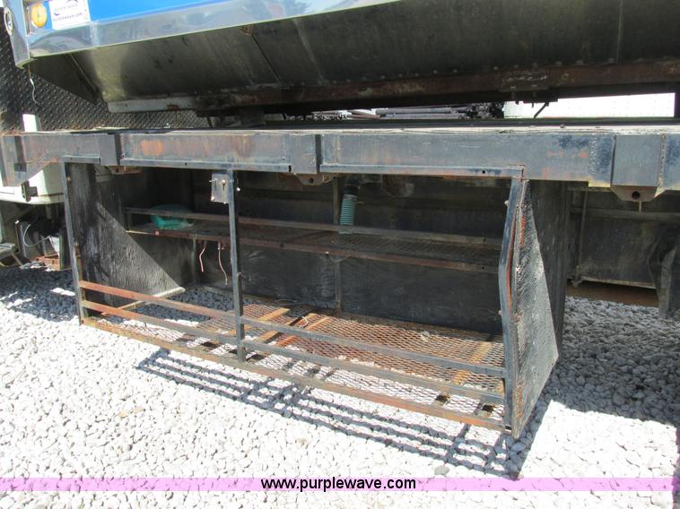 image for item K5190 1983 International 1754 flatbed truck