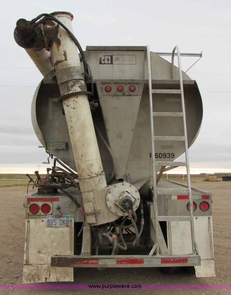 image for item K5753 1996 Pacer CEI tank trailer