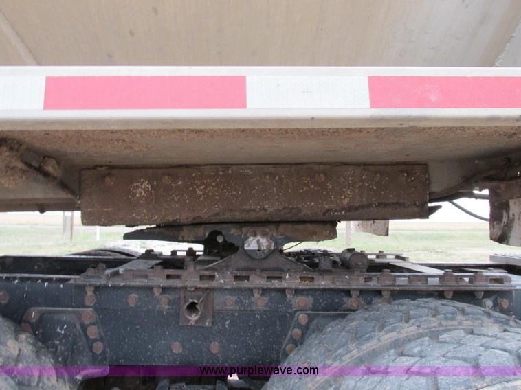 image for item K5753 1996 Pacer CEI tank trailer