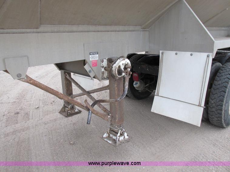 image for item K5753 1996 Pacer CEI tank trailer