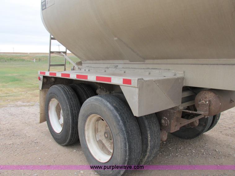 image for item K5753 1996 Pacer CEI tank trailer
