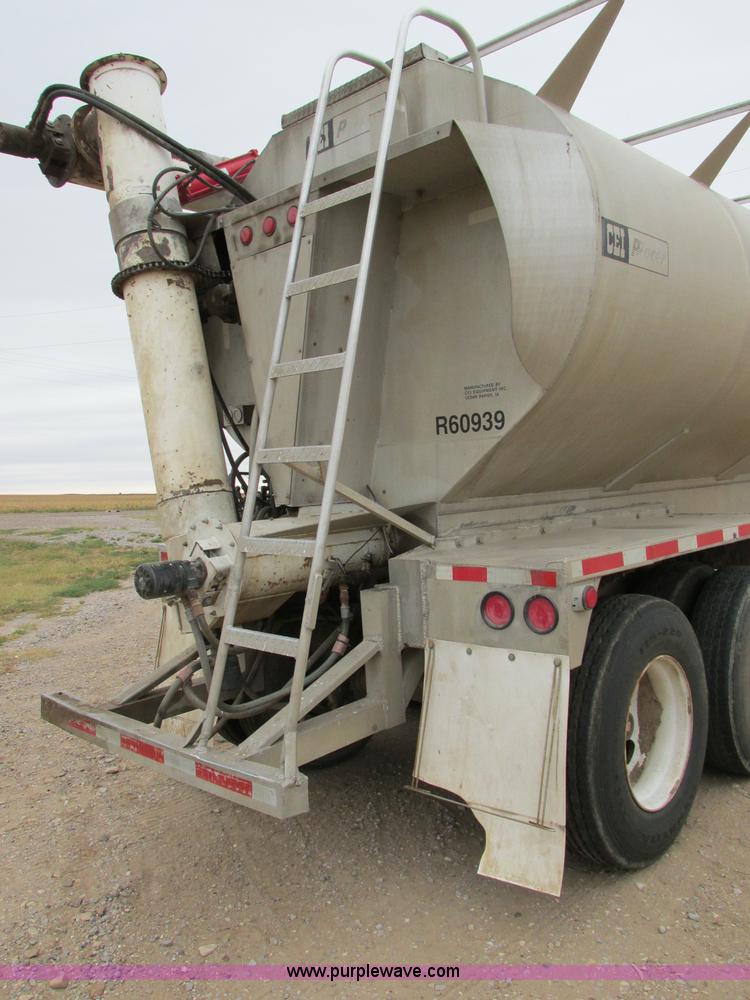 image for item K5753 1996 Pacer CEI tank trailer