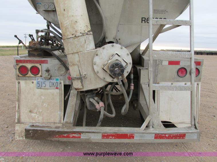 image for item K5753 1996 Pacer CEI tank trailer