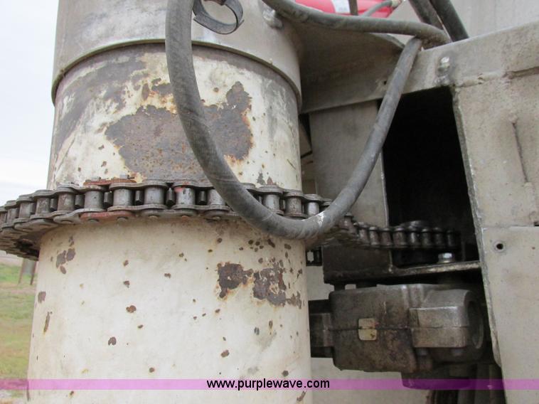 image for item K5753 1996 Pacer CEI tank trailer