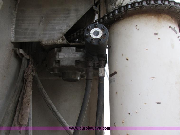 image for item K5753 1996 Pacer CEI tank trailer