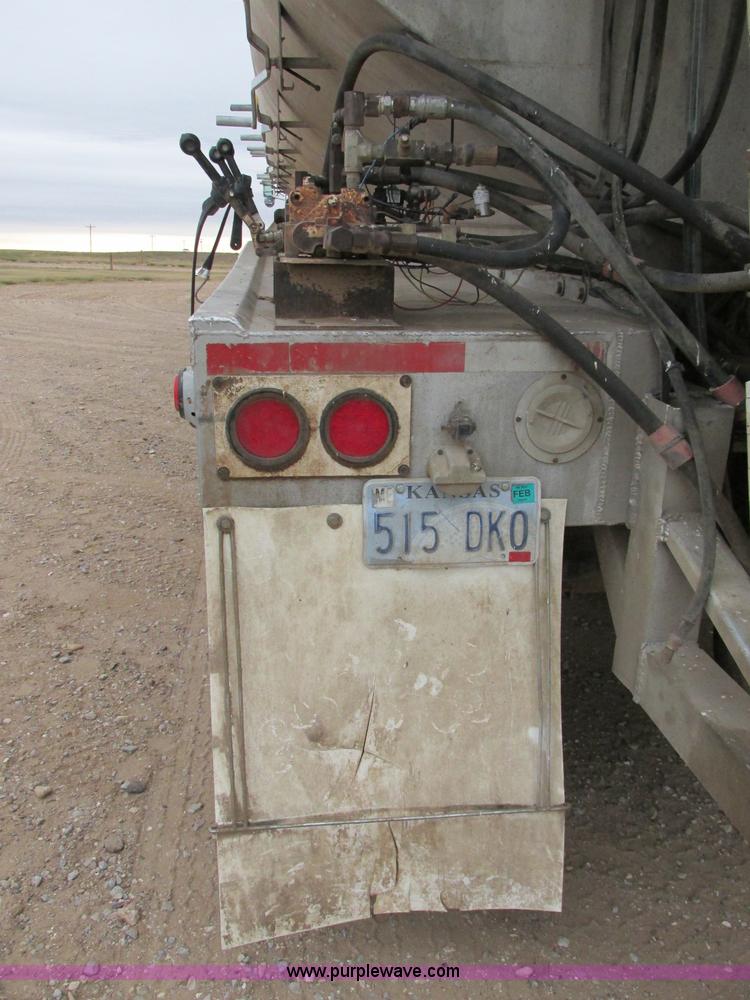 image for item K5753 1996 Pacer CEI tank trailer