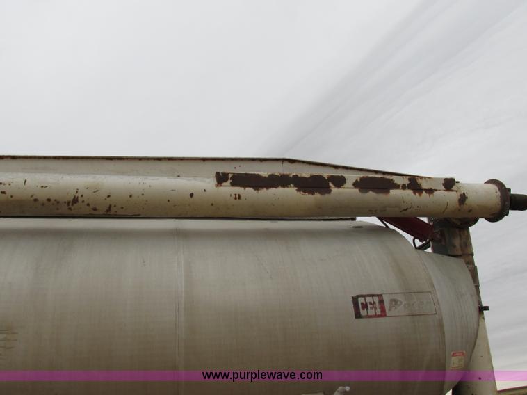 image for item K5753 1996 Pacer CEI tank trailer