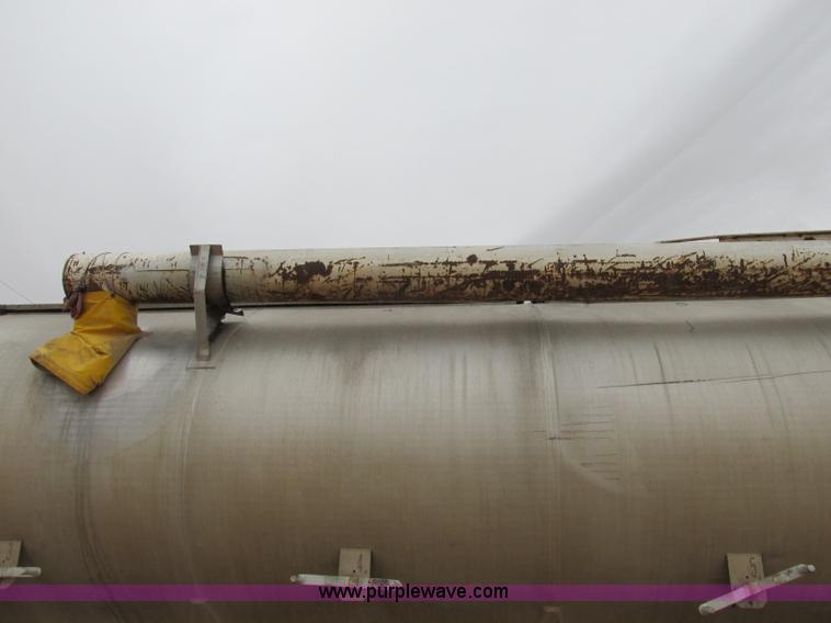 image for item K5753 1996 Pacer CEI tank trailer