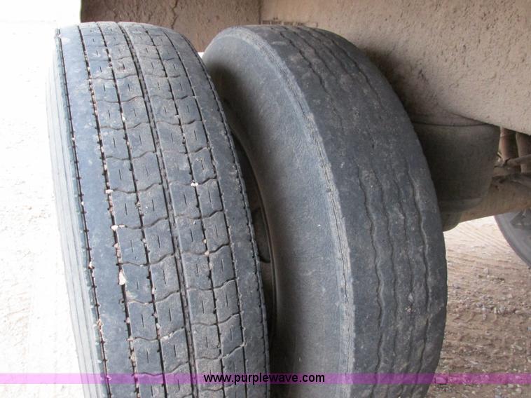 image for item K5753 1996 Pacer CEI tank trailer