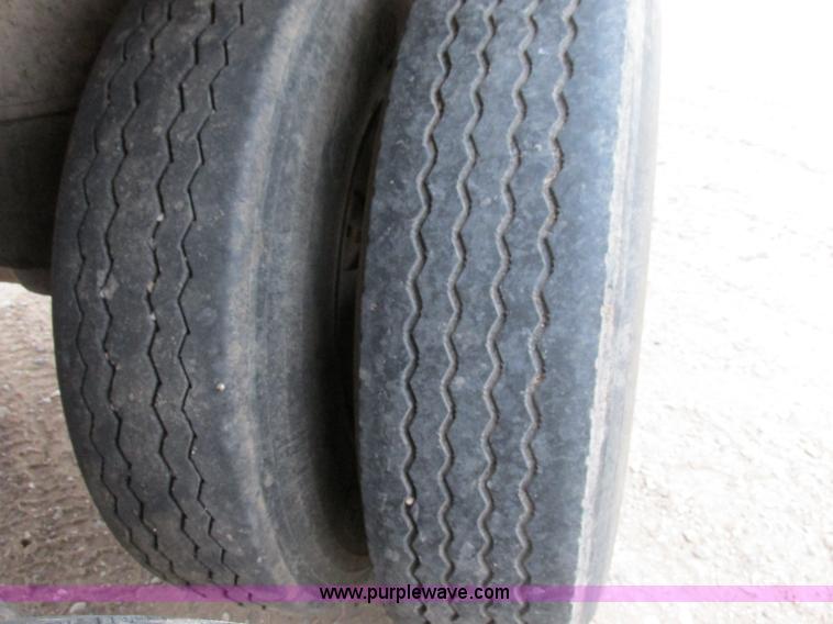 image for item K5753 1996 Pacer CEI tank trailer