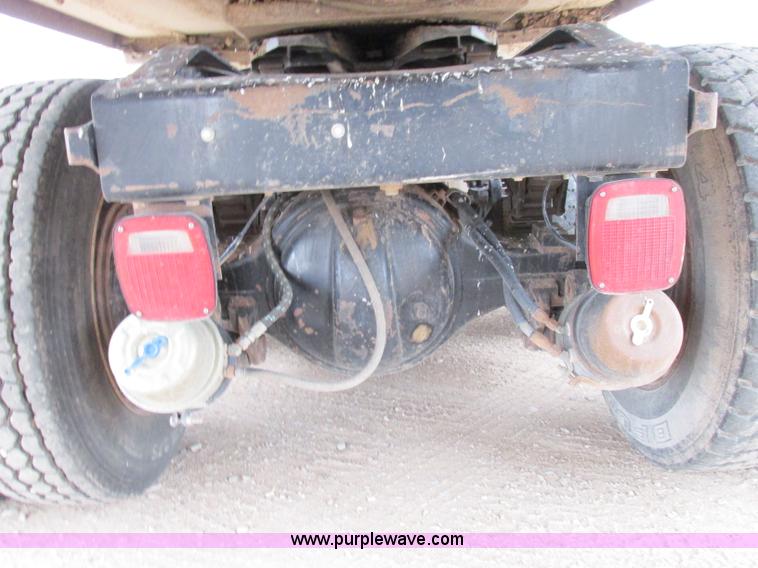 image for item K5754 1994 Peterbilt 378 semi truck