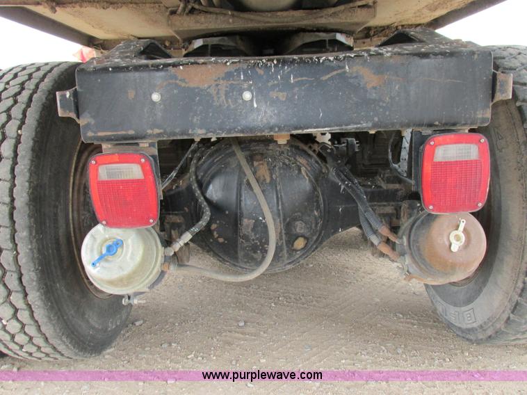 image for item K5754 1994 Peterbilt 378 semi truck