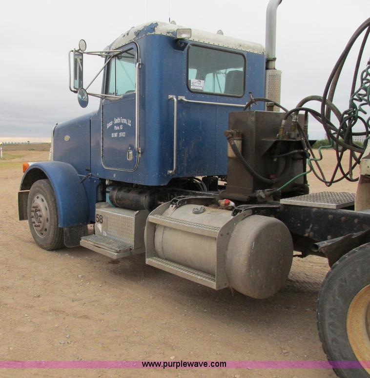 image for item K5754 1994 Peterbilt 378 semi truck