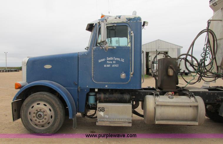 image for item K5754 1994 Peterbilt 378 semi truck