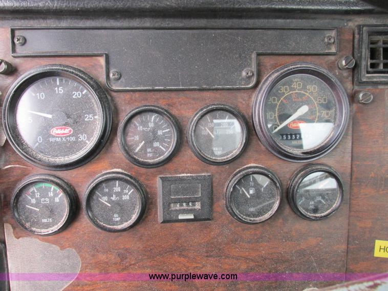 image for item K5754 1994 Peterbilt 378 semi truck