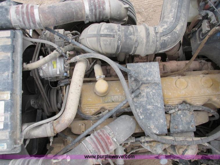 image for item K5754 1994 Peterbilt 378 semi truck