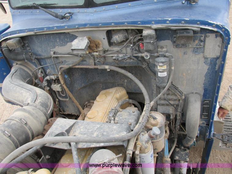 image for item K5754 1994 Peterbilt 378 semi truck