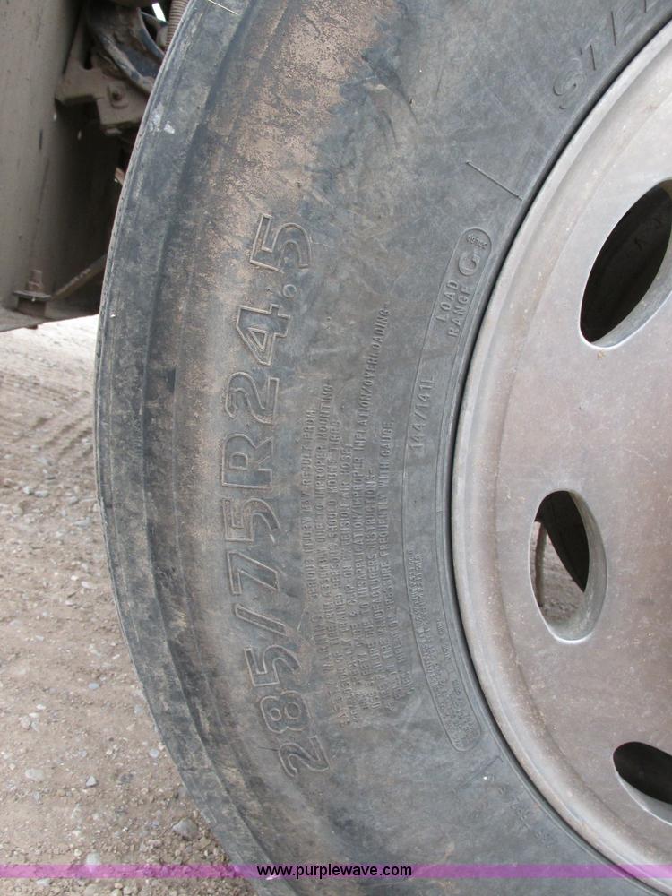 image for item K5754 1994 Peterbilt 378 semi truck